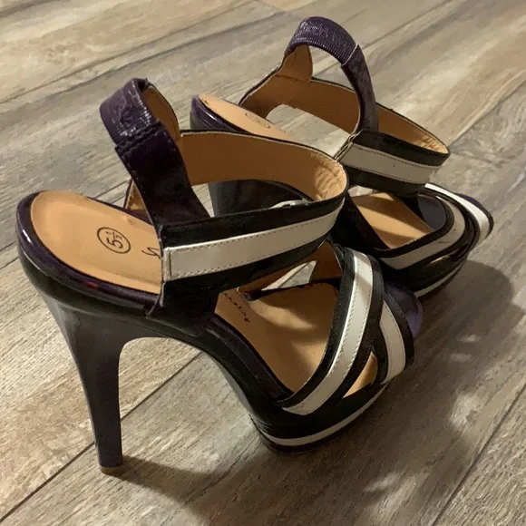 Heels - Picture 2 of 6